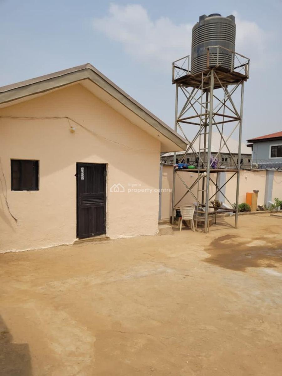 4bedroom Bungalow with 4unit of 1bedroom in One Compound, Dawaki, Gwarinpa, Abuja, Detached Bungalow for Sale