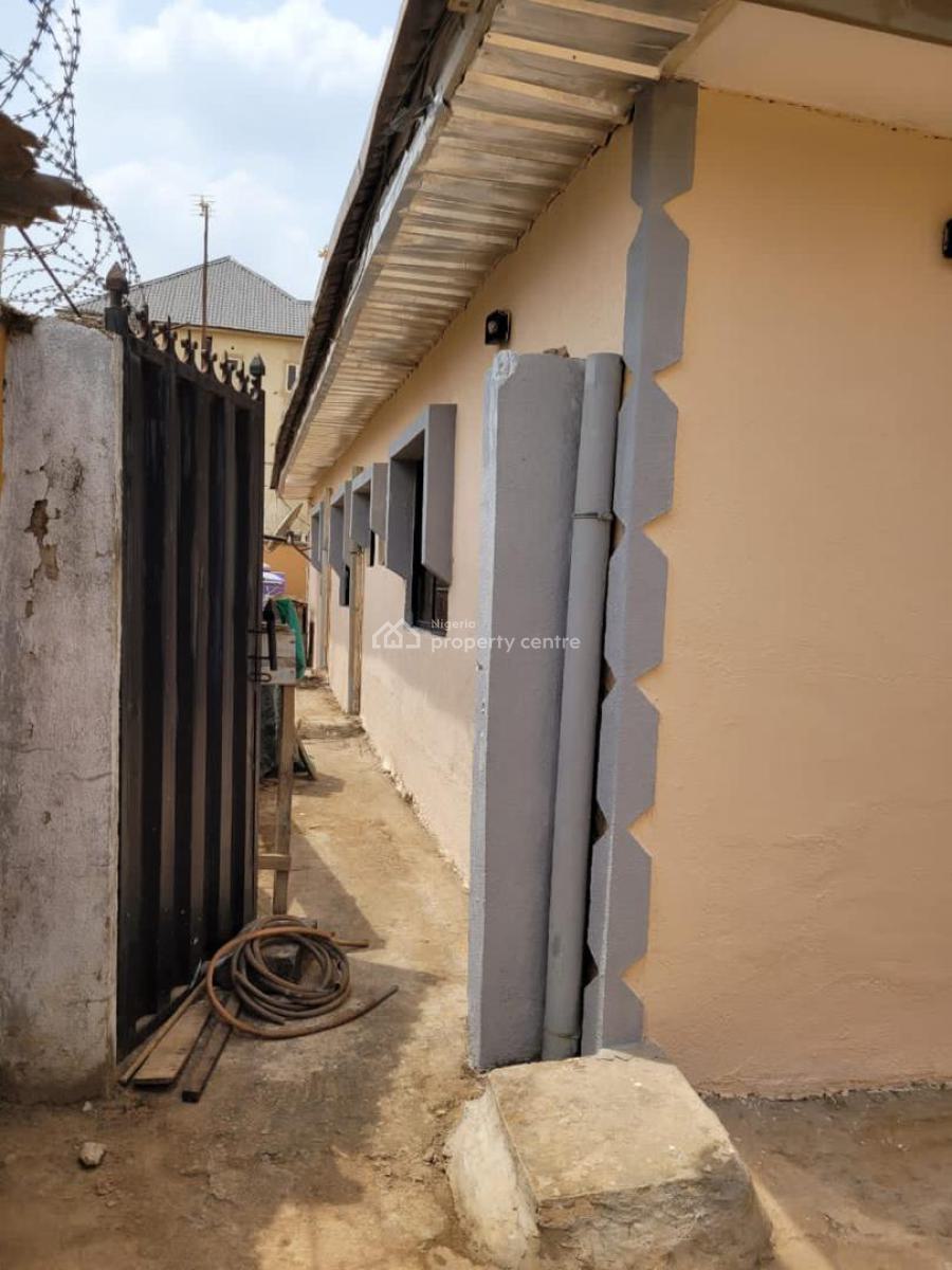 4bedroom Bungalow with 4unit of 1bedroom in One Compound, Dawaki, Gwarinpa, Abuja, Detached Bungalow for Sale