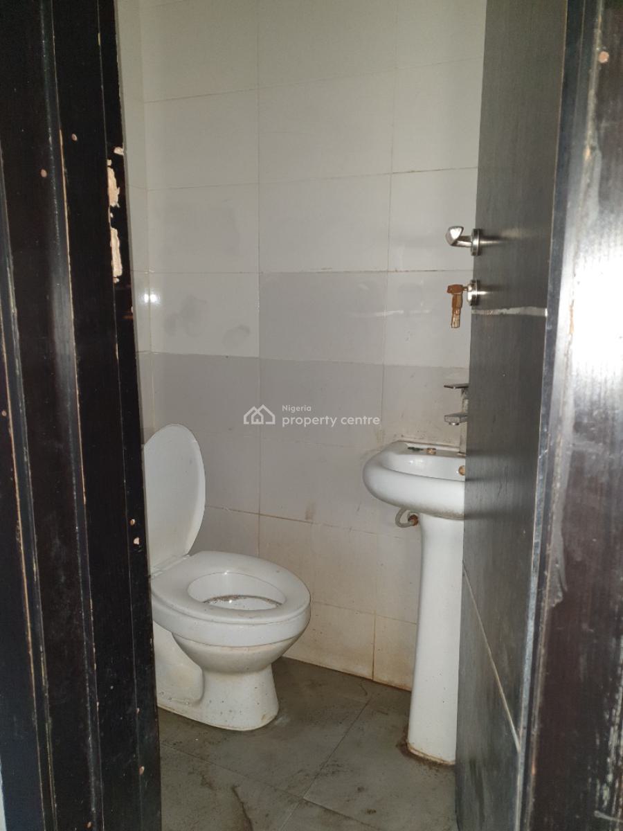 Spacious Service 2bedroom Flat Ologolo, Ologolo, Lekki, Lagos, Flat / Apartment for Rent