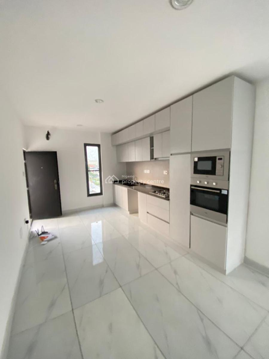 Brand New 3 Bedroom Apartment with Elevator, Pool and Rooftop, Lekki Phase 1, Lekki, Lagos, Flat / Apartment for Rent