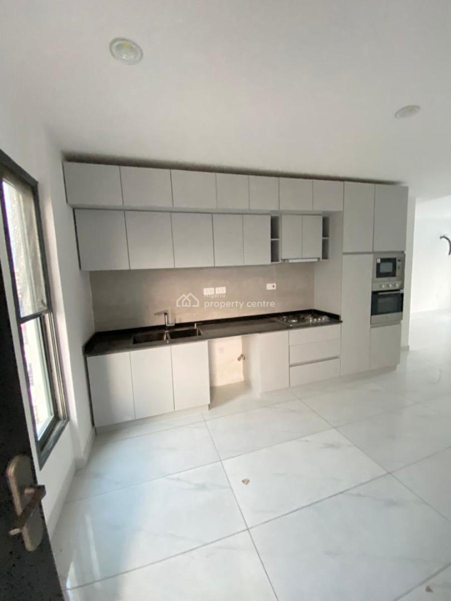 Brand New 3 Bedroom Apartment with Elevator, Pool and Rooftop, Lekki Phase 1, Lekki, Lagos, Flat / Apartment for Rent