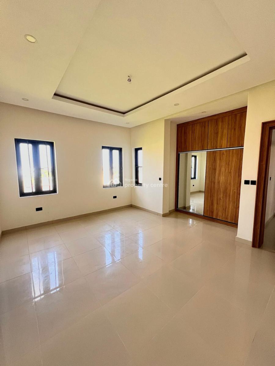 Luxury 2 Bedroom Penthouse with Bq & Elevator, Lekki Phase 1, Lekki, Lagos, Flat / Apartment for Rent