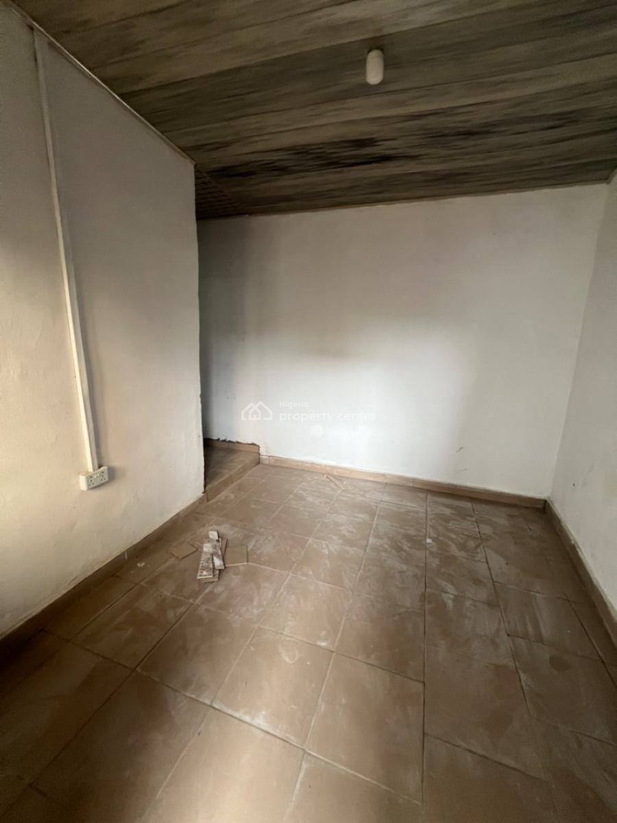 Spacious Room Self Contain,compound,serene Environment, Borehole Water, Bariga, Shomolu, Lagos, Self Contain (single Rooms) for Rent