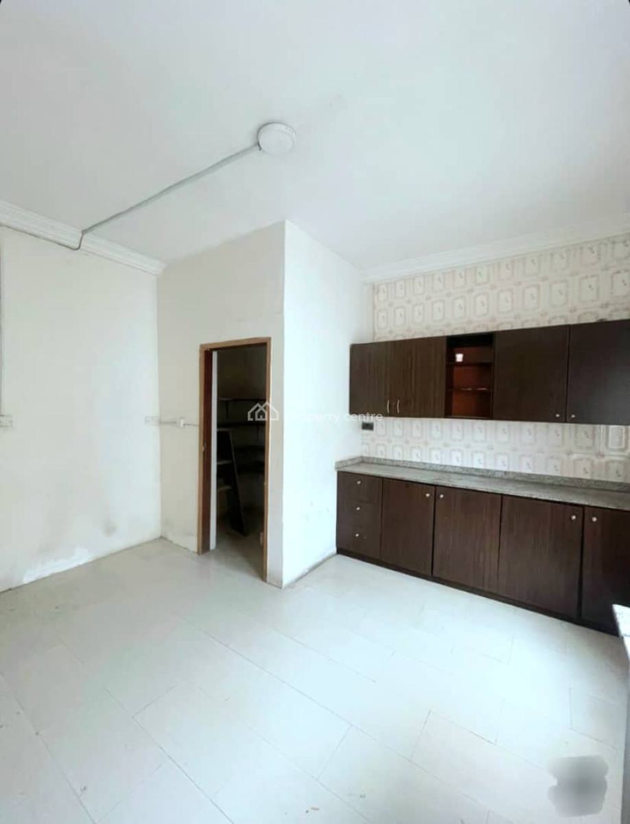 4 Bedroom Duplex, Lekki Phase 1, Lekki, Lagos, Office Space for Rent