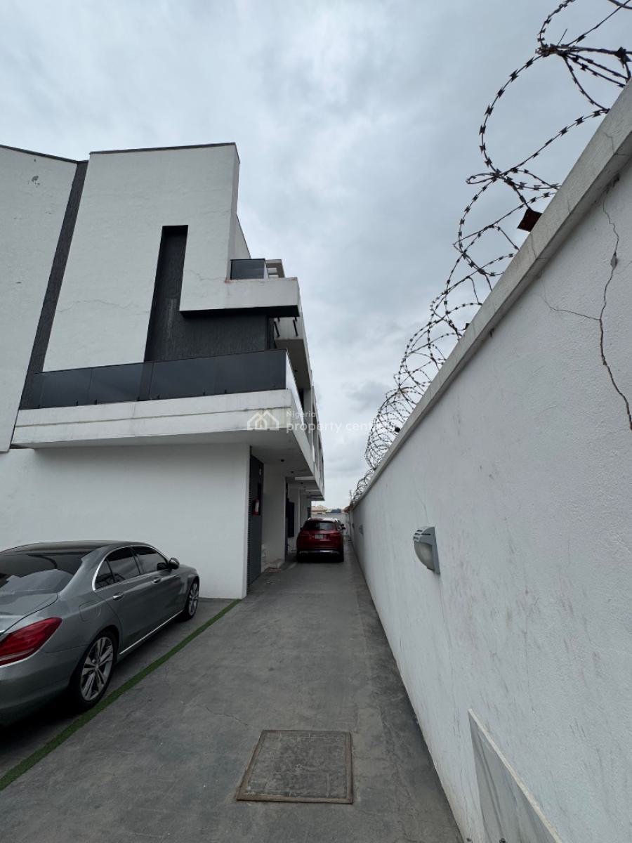 Luxury 3 Bedrooms Terraced with a Bq, Ologolo, Ologolo, Lekki, Lagos, Terraced Duplex for Rent