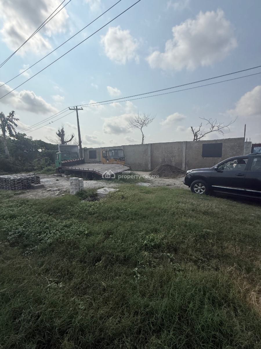 Dry Commercial Land for Distress, Directly on Gbagada Expressway Close to Burger King, Gbagada, Lagos, Commercial Land for Sale