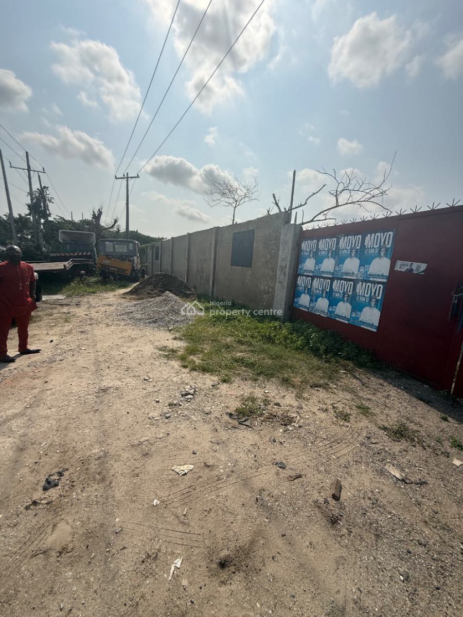 Dry Commercial Land for Distress, Directly on Gbagada Expressway Close to Burger King, Gbagada, Lagos, Commercial Land for Sale