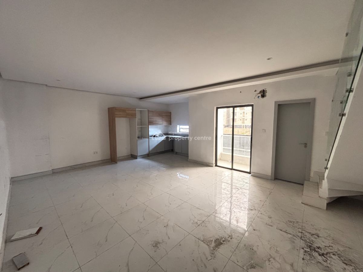 Exquisite 2 Bedroom Maisonette, Off Freedom Way, Lekki Phase 1, Lekki, Lagos, Flat / Apartment for Rent