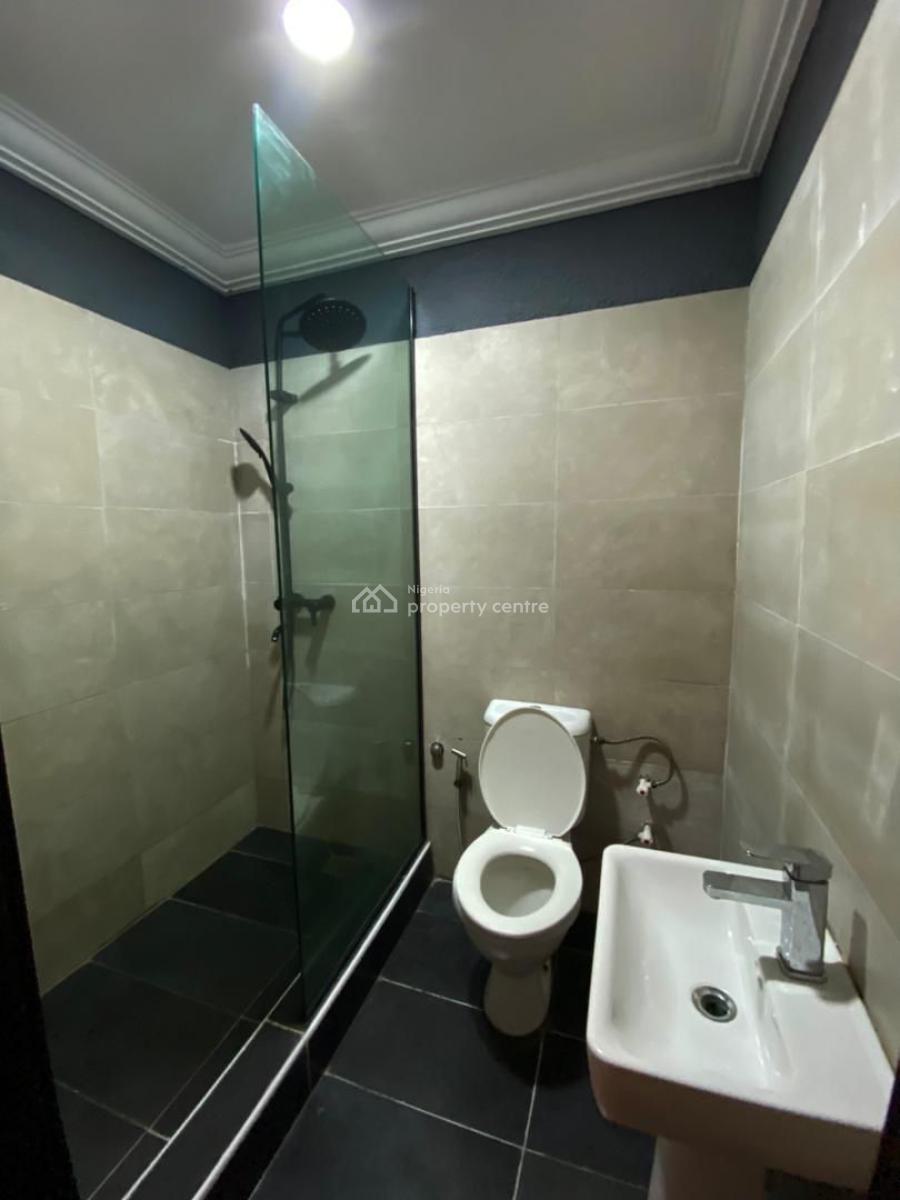 Serviced 4 Bedroom Terrace, Off Admiralty Way, Lekki Phase 1, Lekki, Lagos, Flat / Apartment for Rent