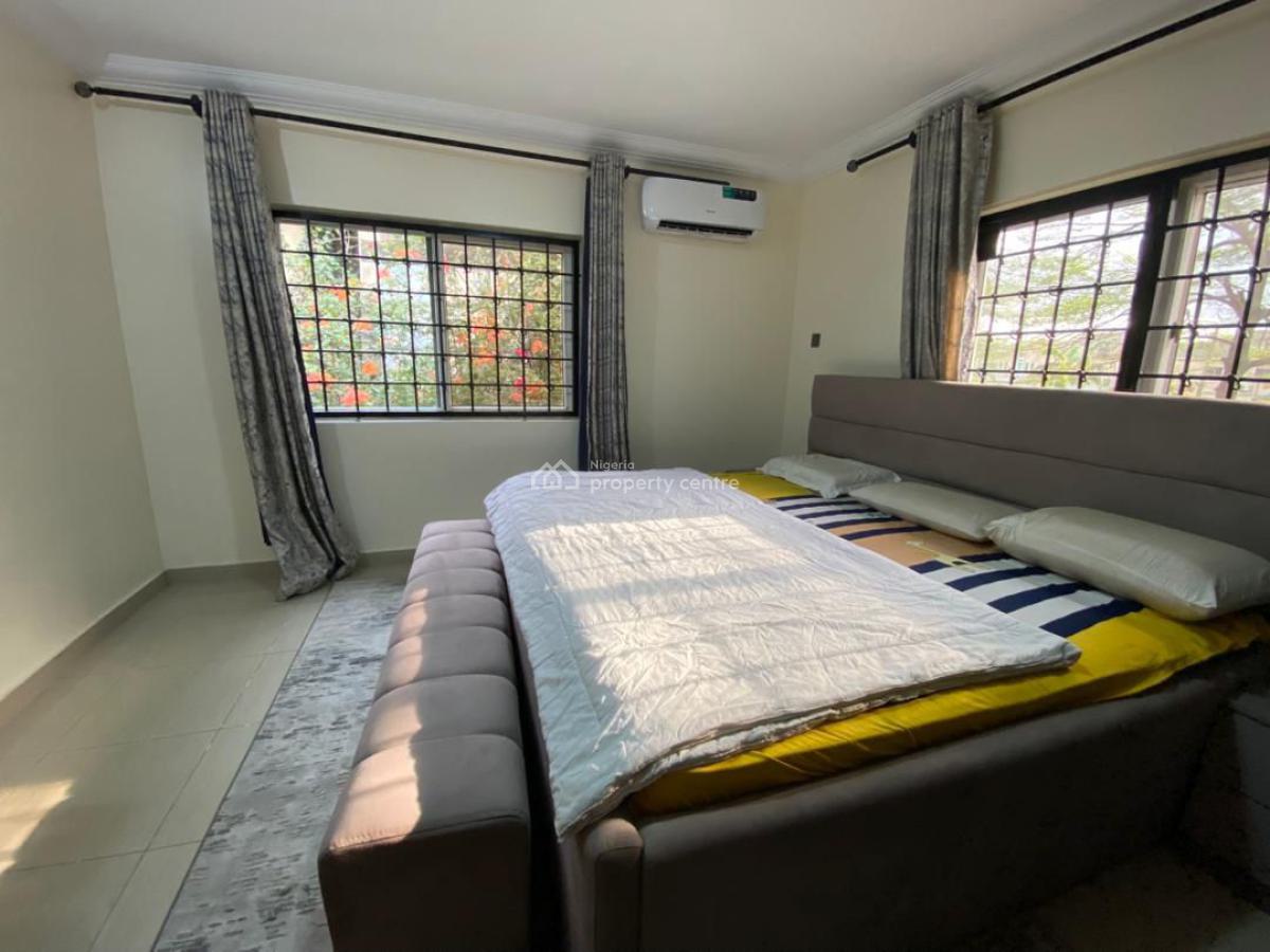 Serviced 4 Bedroom Terrace, Off Admiralty Way, Lekki Phase 1, Lekki, Lagos, Flat / Apartment for Rent