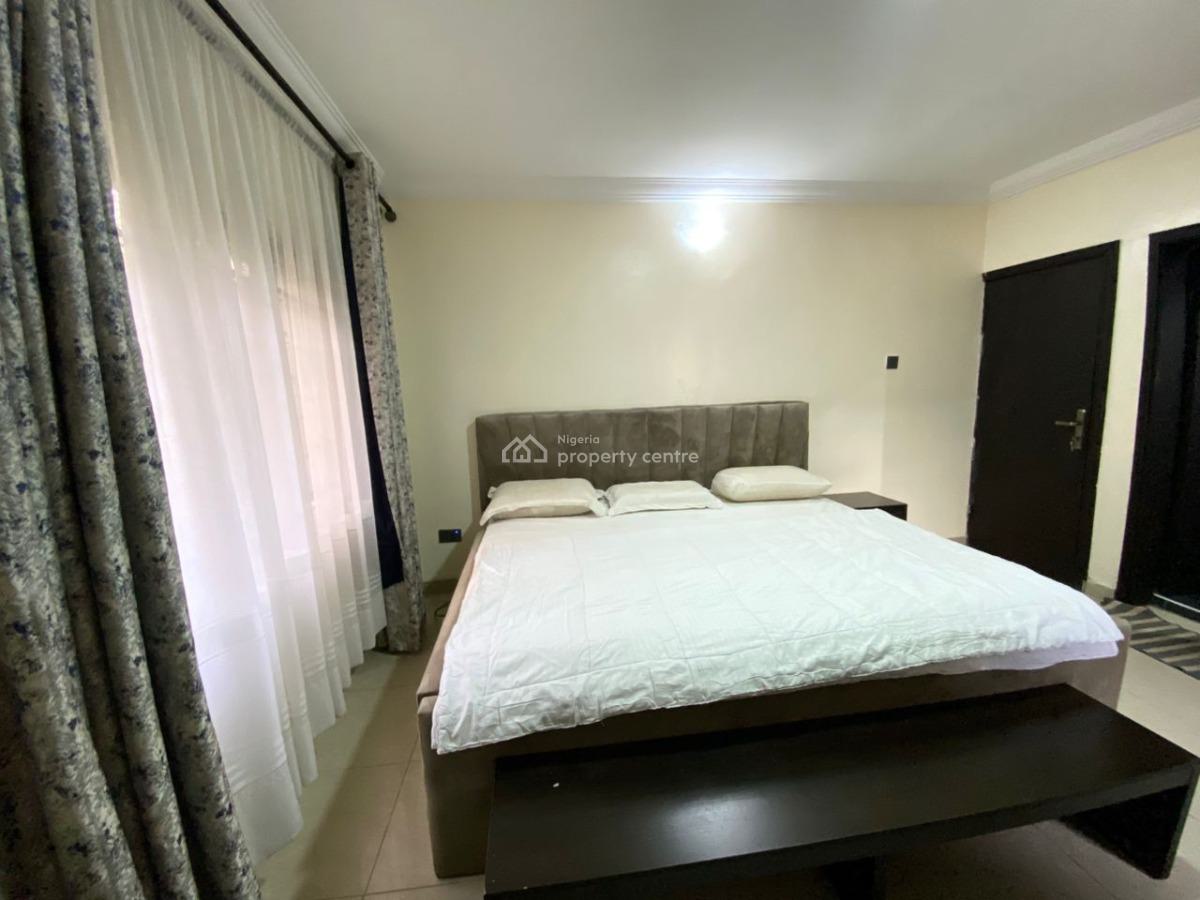 Serviced 4 Bedroom Terrace, Off Admiralty Way, Lekki Phase 1, Lekki, Lagos, Flat / Apartment for Rent