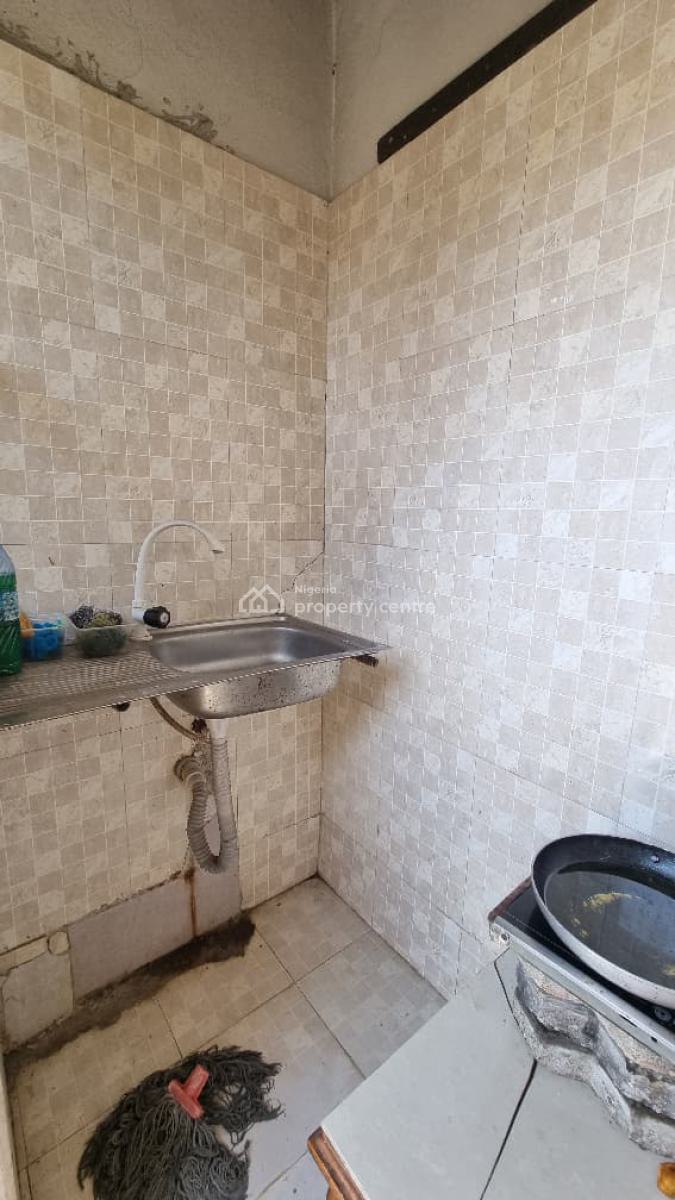 Bq Avaliable in a Secure Estate, Ikoyi, Lagos, Self Contain (single Rooms) for Rent