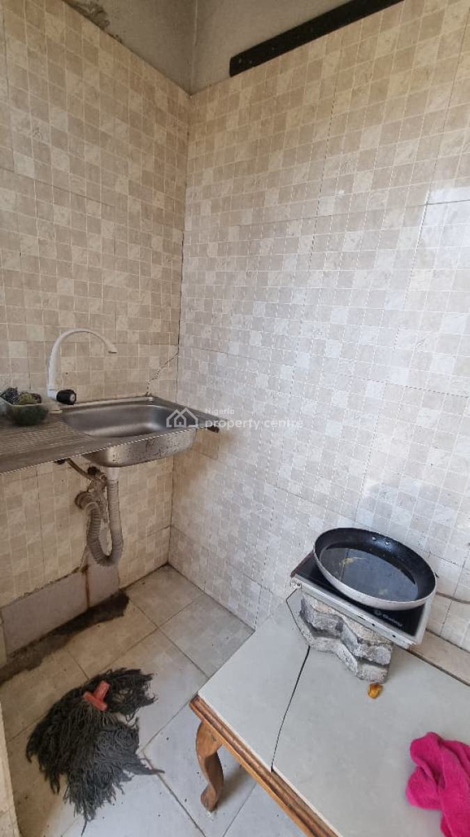 Bq Avaliable in a Secure Estate, Ikoyi, Lagos, Self Contain (single Rooms) for Rent