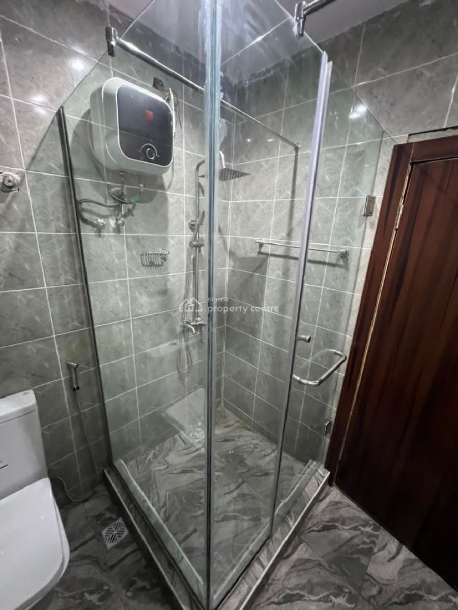 Three Bedrooms Flat Available in a Serene Area, Alagomeji, Yaba, Lagos, Flat / Apartment for Rent