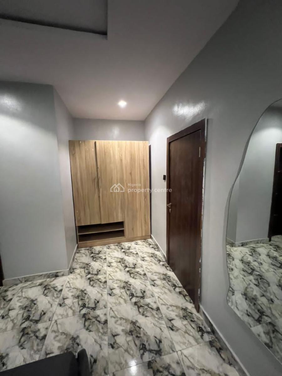 Three Bedrooms Flat Available in a Serene Area, Alagomeji, Yaba, Lagos, Flat / Apartment for Rent