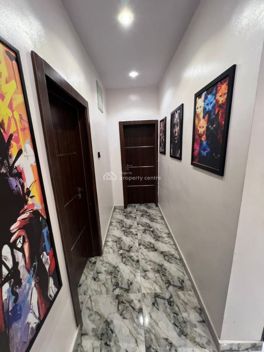 Three Bedrooms Flat Available in a Serene Area, Alagomeji, Yaba, Lagos, Flat / Apartment for Rent
