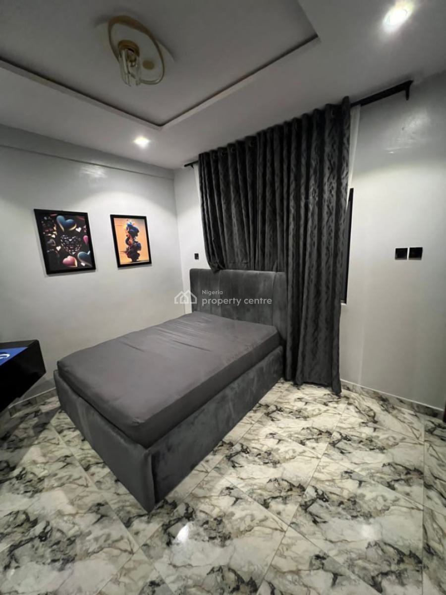 Three Bedrooms Flat Available in a Serene Area, Alagomeji, Yaba, Lagos, Flat / Apartment for Rent