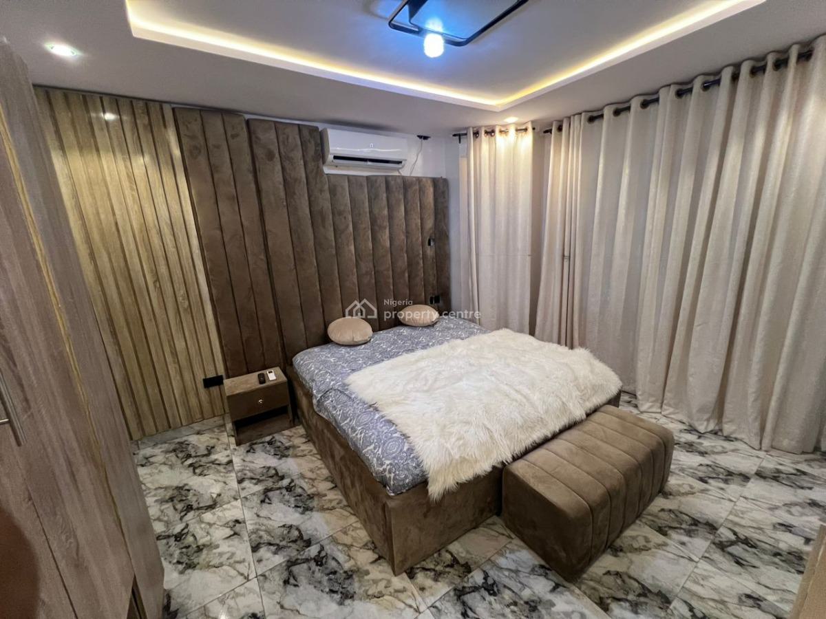 Three Bedrooms Flat Available in a Serene Area, Alagomeji, Yaba, Lagos, Flat / Apartment for Rent