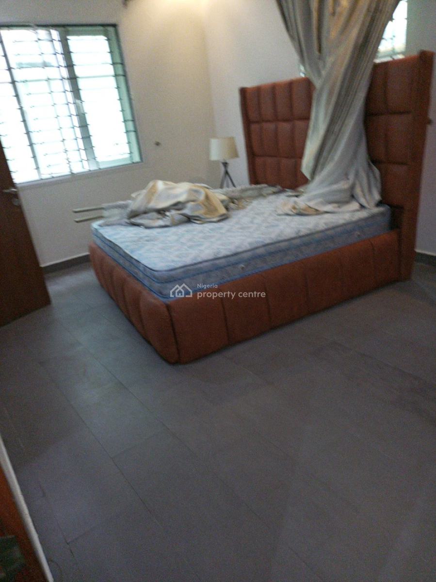 Spacious Furnished 3bedroom Fully Serviced, Off Admiralty Way, Lekki Phase 1, Lekki, Lagos, Flat / Apartment for Rent