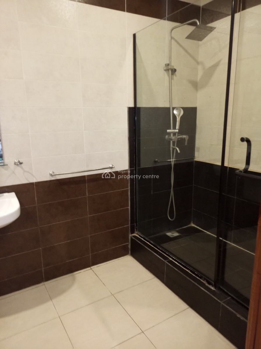 Spacious Furnished 3bedroom Fully Serviced, Off Admiralty Way, Lekki Phase 1, Lekki, Lagos, Flat / Apartment for Rent