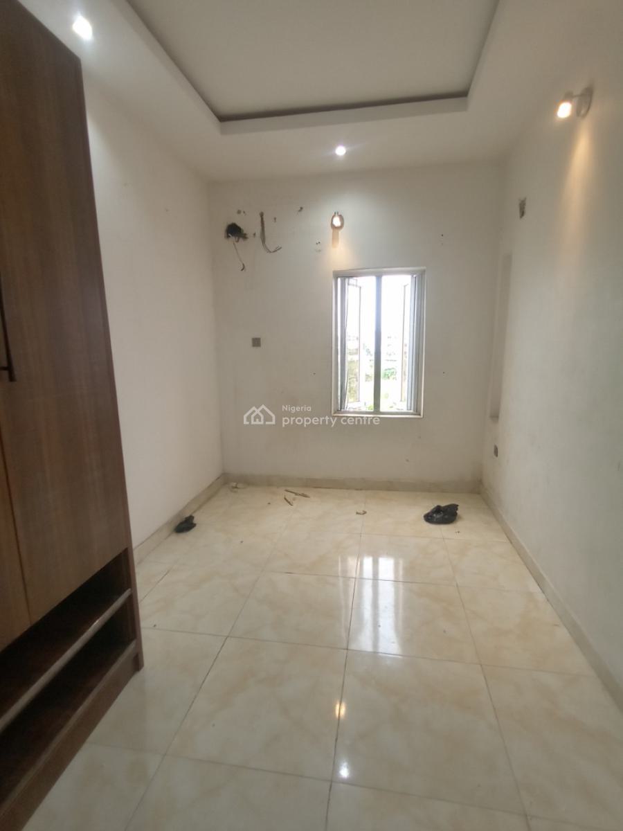 3 Bedroom Flat Upstairs, Lekki Scheme 2 Estate, Ajah, Lagos, Flat / Apartment for Rent