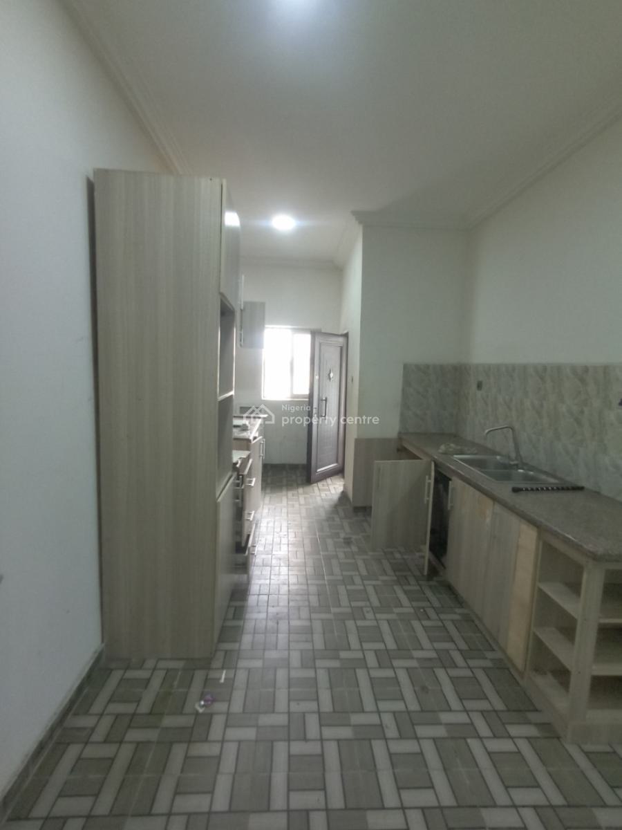 3 Bedroom Flat Upstairs, Lekki Scheme 2 Estate, Ajah, Lagos, Flat / Apartment for Rent