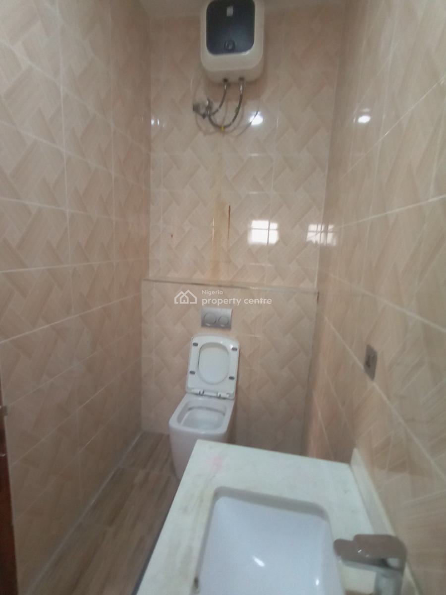 3 Bedroom Flat Upstairs, Lekki Scheme 2 Estate, Ajah, Lagos, Flat / Apartment for Rent