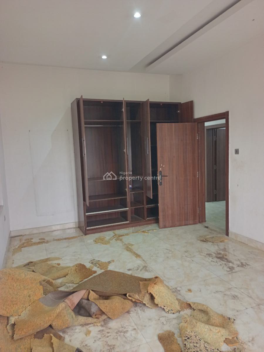 3 Bedroom Flat Upstairs, Lekki Scheme 2 Estate, Ajah, Lagos, Flat / Apartment for Rent