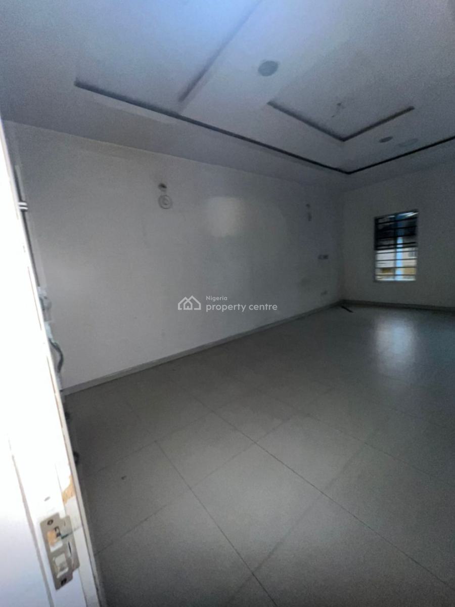Spacious Master Bedroom in a Shared Apartment, Osapa London, Osapa, Lekki, Lagos, Flat / Apartment for Rent