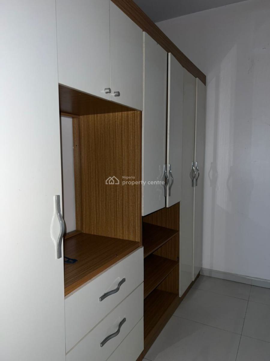 Spacious Master Bedroom in a Shared Apartment, Osapa London, Osapa, Lekki, Lagos, Flat / Apartment for Rent