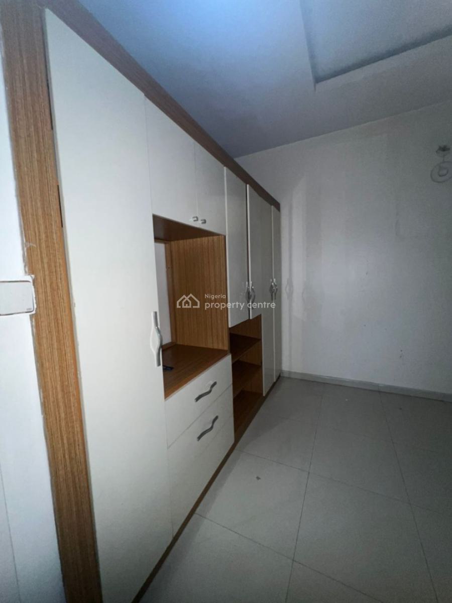 Spacious Master Bedroom in a Shared Apartment, Osapa London, Osapa, Lekki, Lagos, Flat / Apartment for Rent