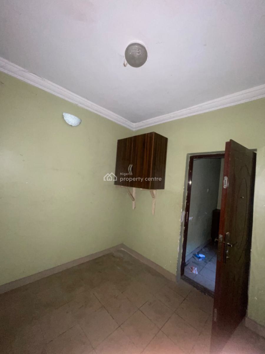 Spacious One  Room Self Con, Gra Phase 1, Magodo, Lagos, Self Contain (single Rooms) for Rent