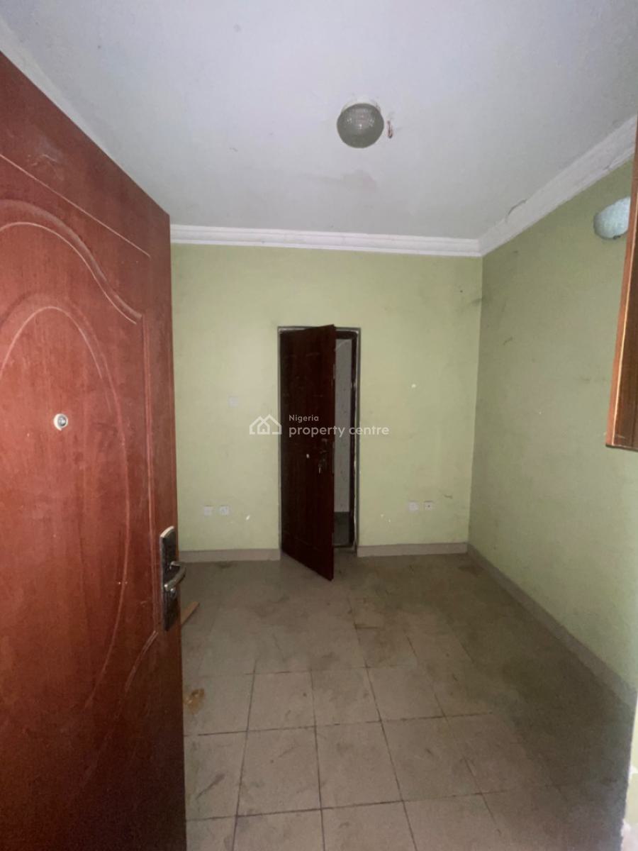 Spacious One  Room Self Con, Gra Phase 1, Magodo, Lagos, Self Contain (single Rooms) for Rent