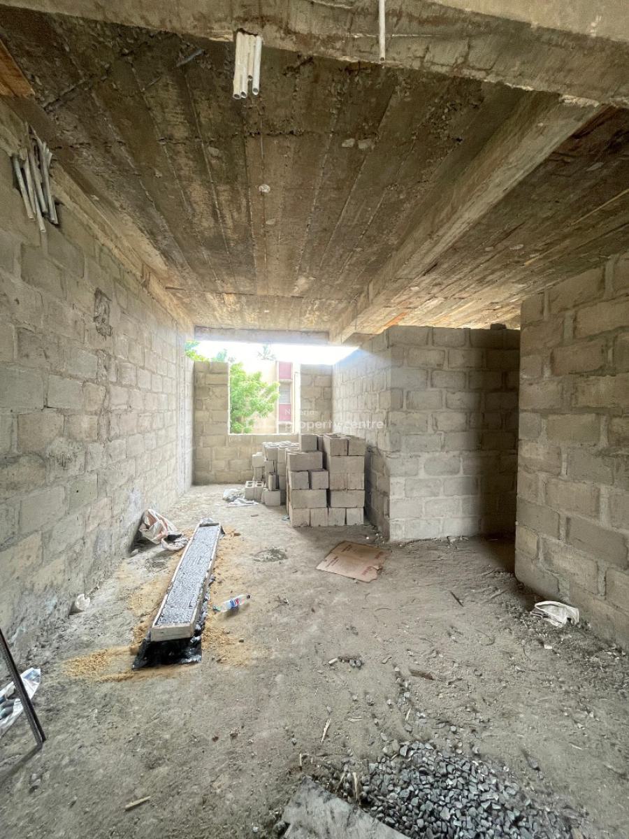 Spacious 3 Bedroom Apartment with Bq, Yaba, Yaba, Lagos, Block of Flats for Sale