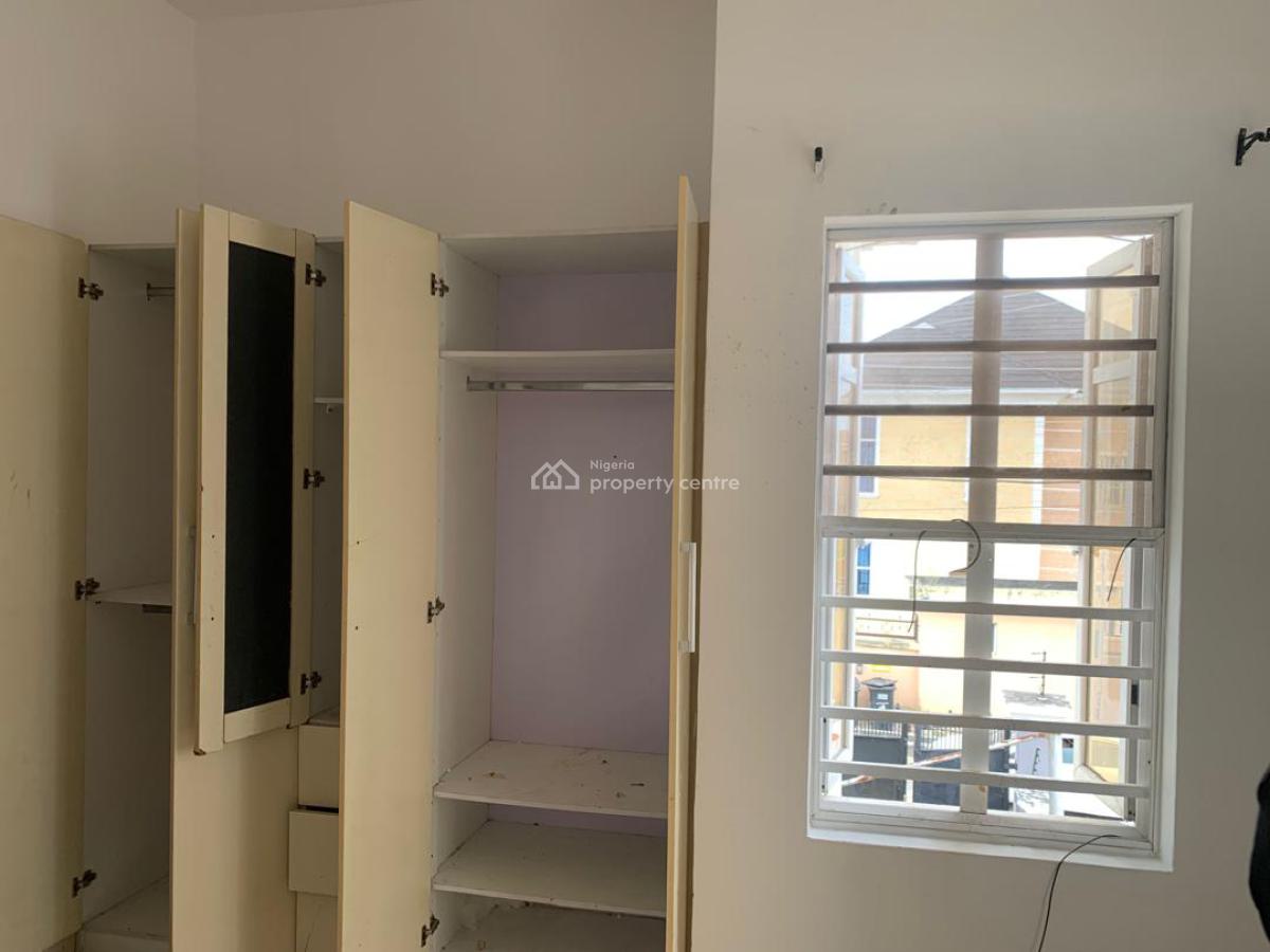 Shared Apartment, Royal View Estate, Ikota, Lekki, Lagos, Self Contain (single Rooms) for Rent