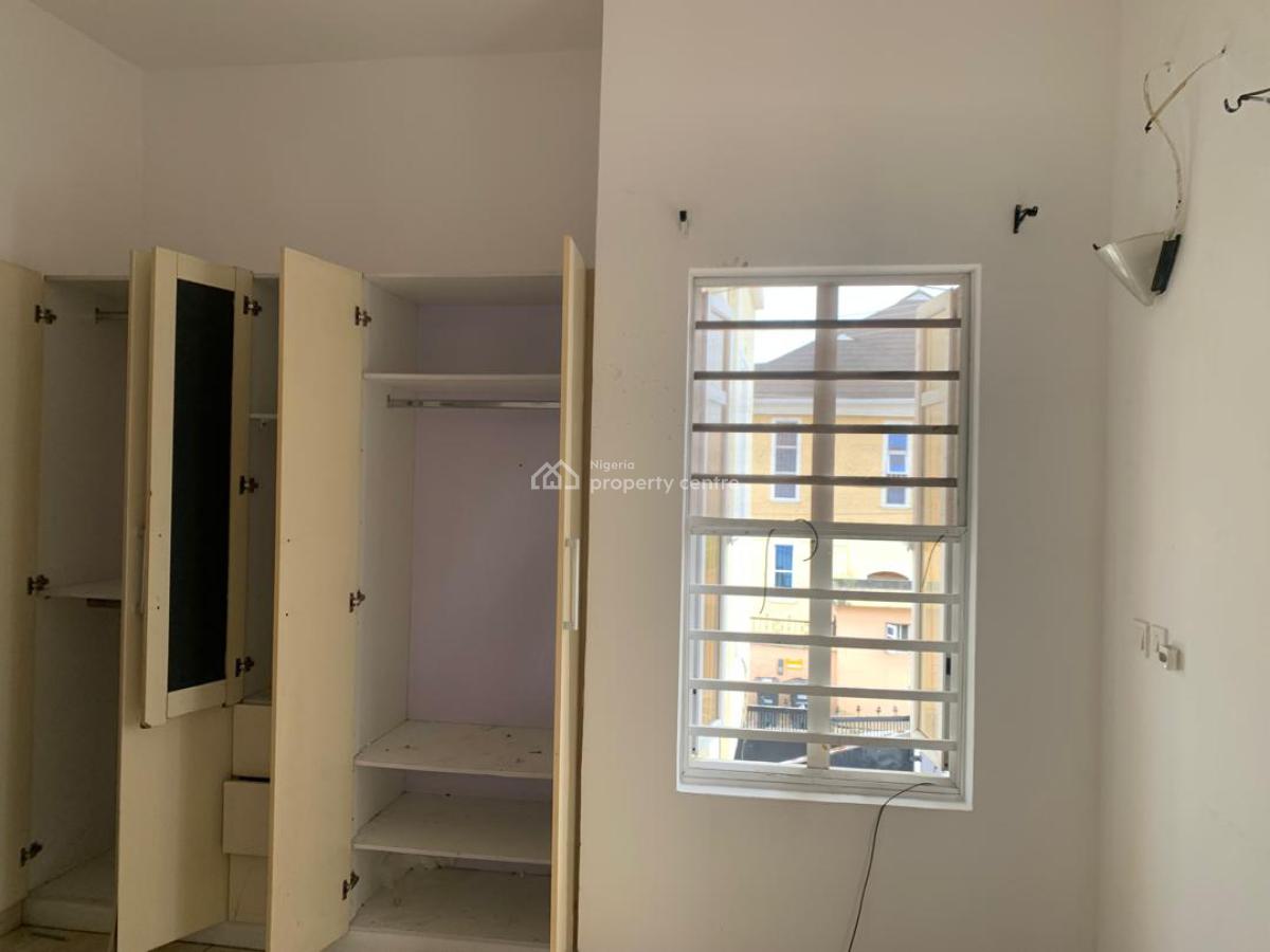 Shared Apartment, Royal View Estate, Ikota, Lekki, Lagos, Self Contain (single Rooms) for Rent