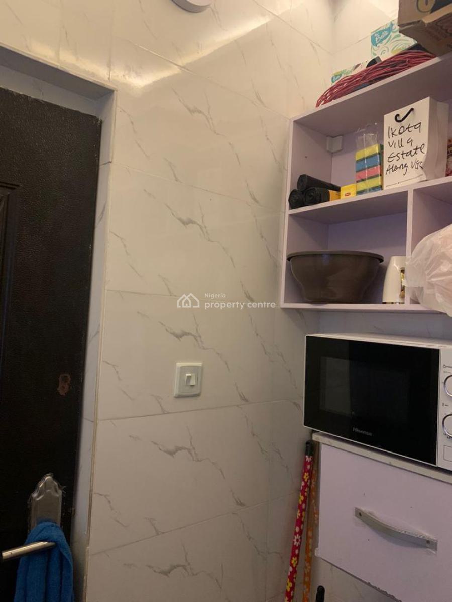 Beautiful 2 Bedroom Apartment Upstairs, Ikota, Lekki, Lagos, Flat / Apartment for Rent