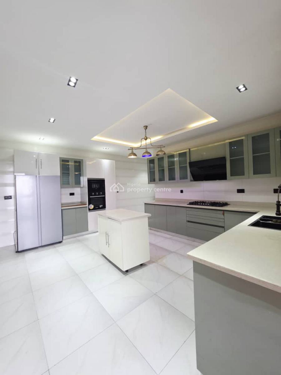 Fully Furnished 4bedroom Penthouse with a Bq, Lekki Phase1 Right Side, Lekki Phase 1, Lekki, Lagos, Flat / Apartment for Rent