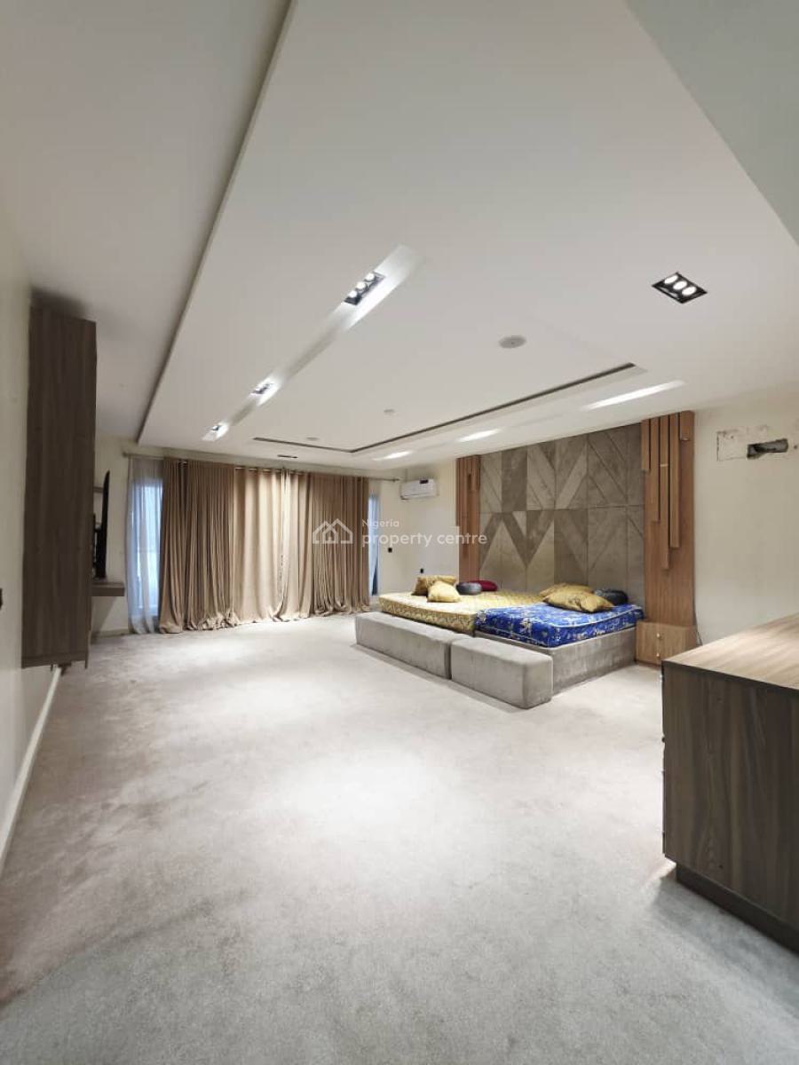 Fully Furnished 4bedroom Penthouse with a Bq, Lekki Phase1 Right Side, Lekki Phase 1, Lekki, Lagos, Flat / Apartment for Rent