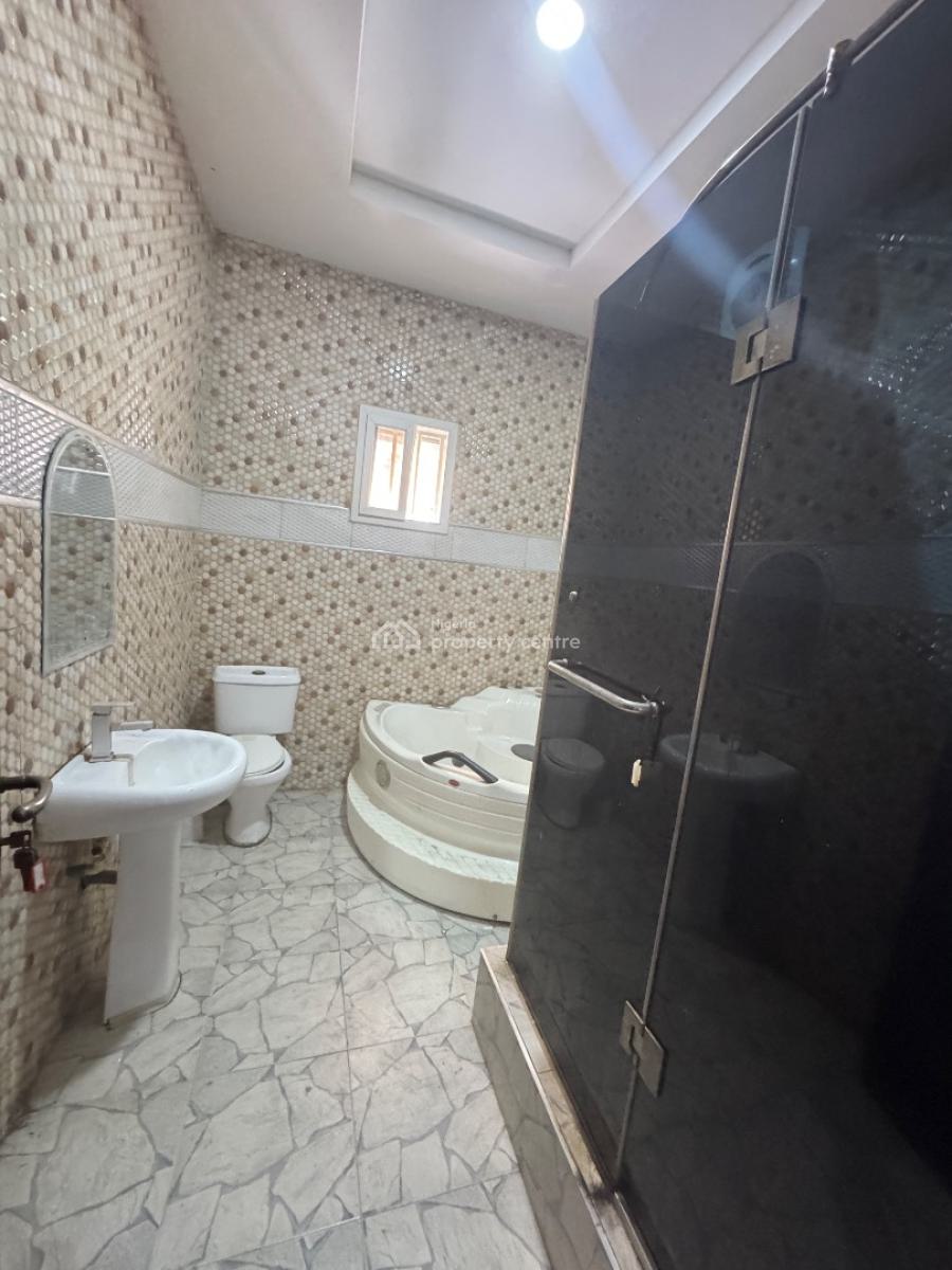 Well Maintained 3bedroom Terrace Duplex with Ba, Lekki Right, Lekki Phase 1, Lekki, Lagos, Terraced Duplex for Rent