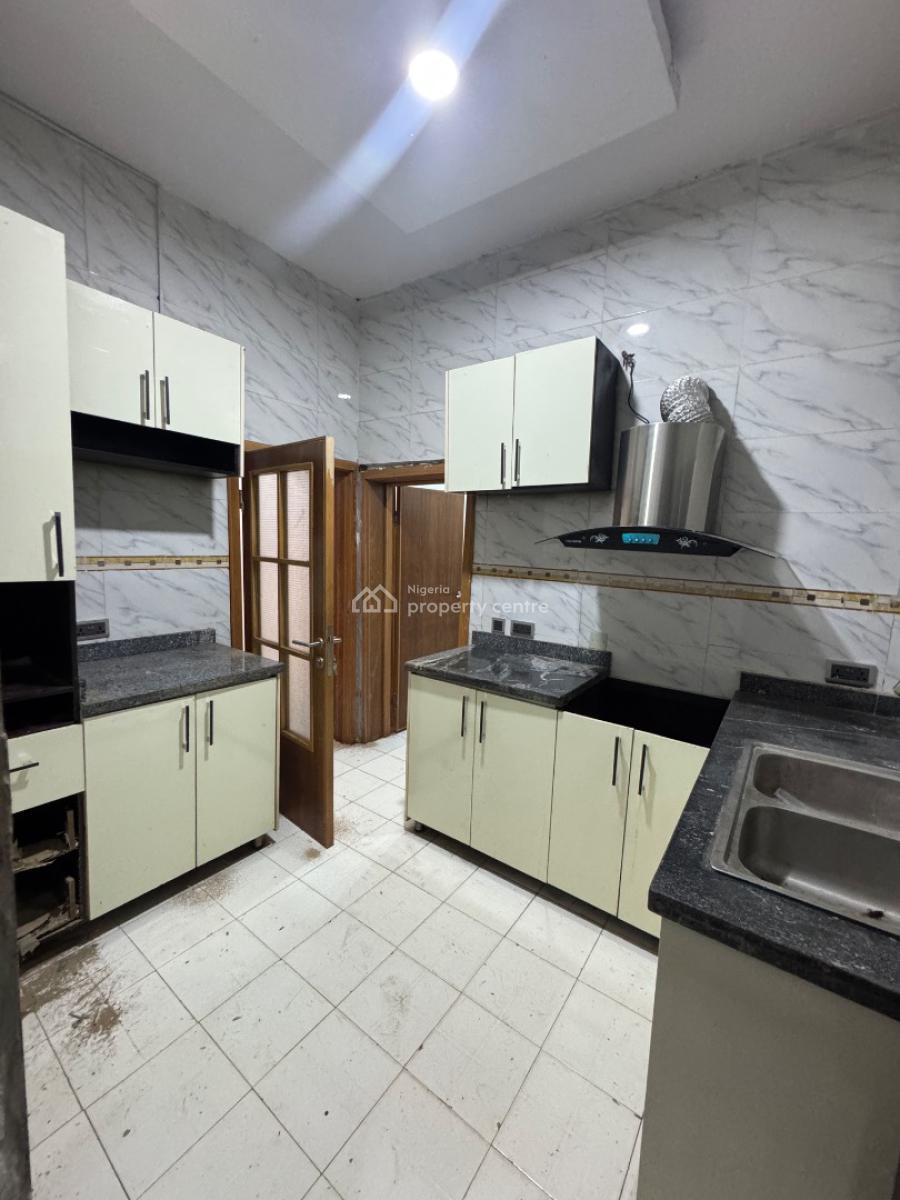 3bedroom Flat on The Ground Floor Suitable for Mixed Used., Oniru, Victoria Island (vi), Lagos, Flat / Apartment for Rent