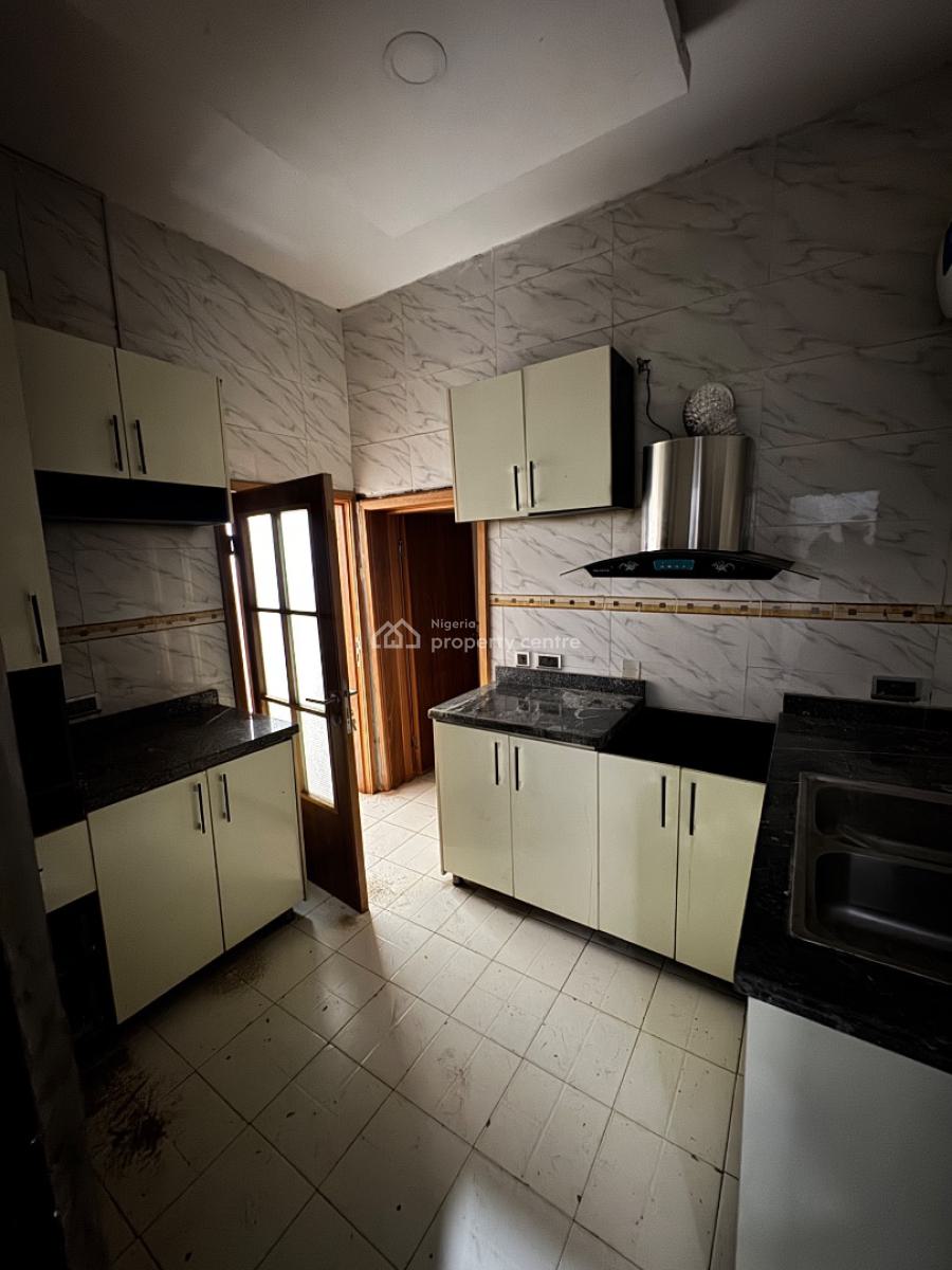3bedroom Flat on The Ground Floor Suitable for Mixed Used., Oniru, Victoria Island (vi), Lagos, Flat / Apartment for Rent