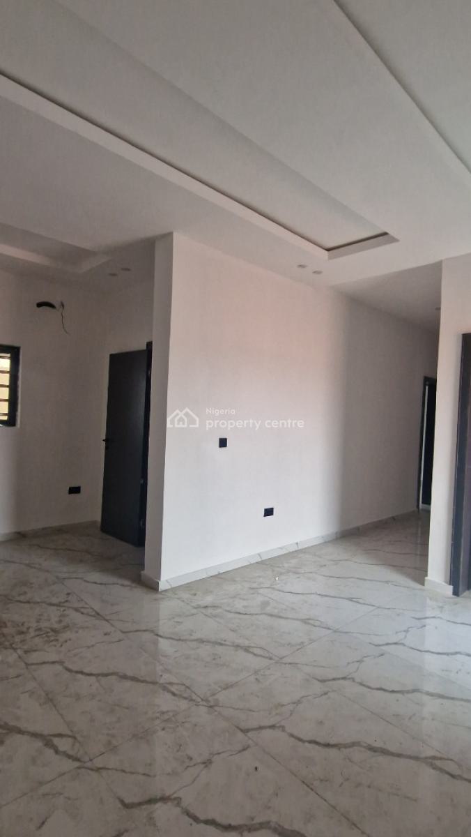 Neatly Used 2 Bedrooms Flat, Emma Abimbola Cole Street, Lekki Phase 1, Lagos State., Lekki Phase 1, Lekki, Lagos, Flat / Apartment for Rent