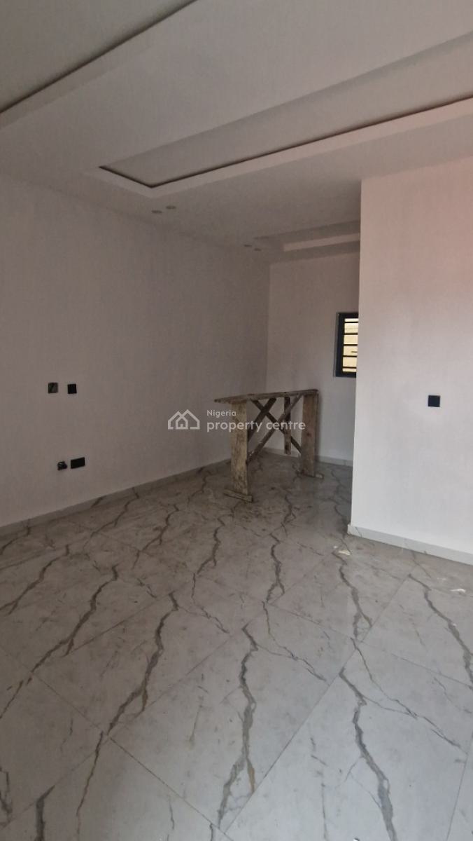 Neatly Used 2 Bedrooms Flat, Emma Abimbola Cole Street, Lekki Phase 1, Lagos State., Lekki Phase 1, Lekki, Lagos, Flat / Apartment for Rent