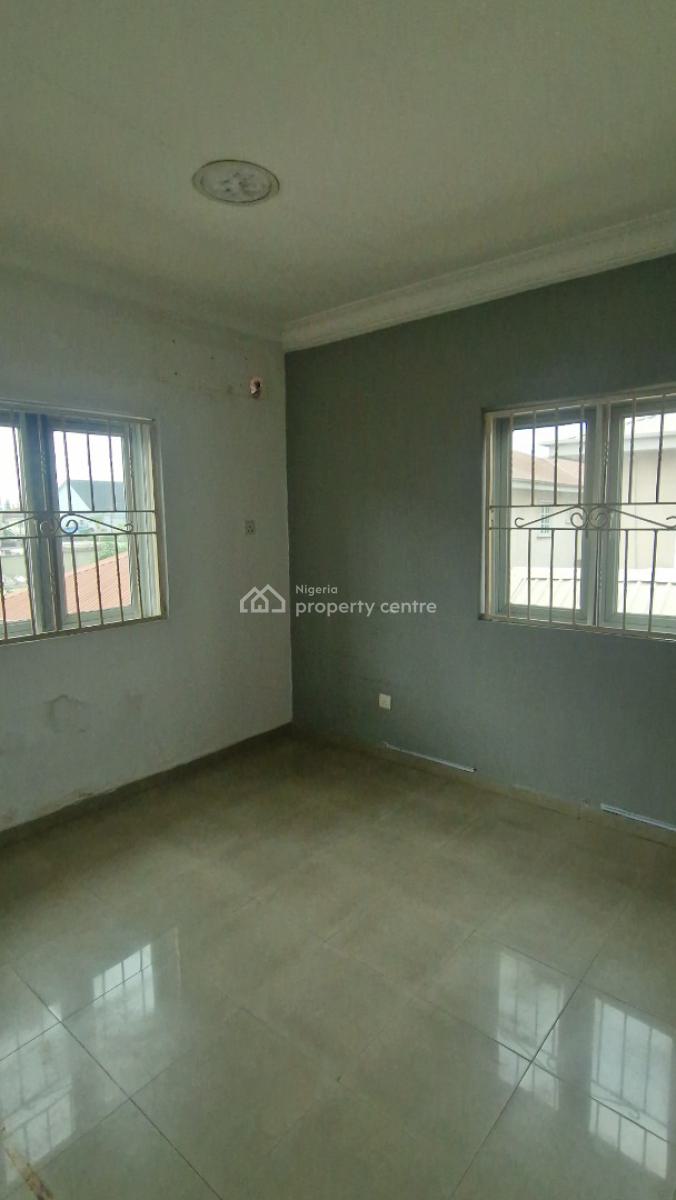 Neatly Used 2 Bedrooms Flat, Emma Abimbola Cole Street, Lekki Phase 1, Lagos State., Lekki Phase 1, Lekki, Lagos, Flat / Apartment for Rent