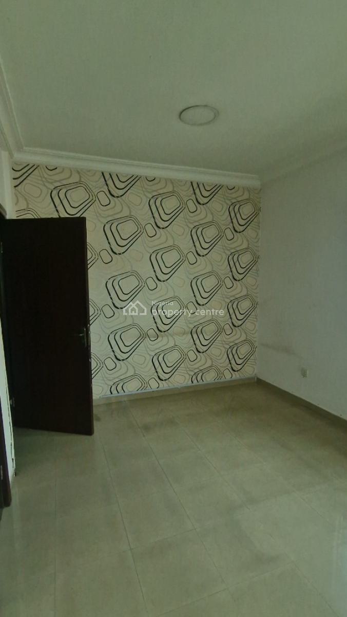 Neatly Used 2 Bedrooms Flat, Emma Abimbola Cole Street, Lekki Phase 1, Lagos State., Lekki Phase 1, Lekki, Lagos, Flat / Apartment for Rent