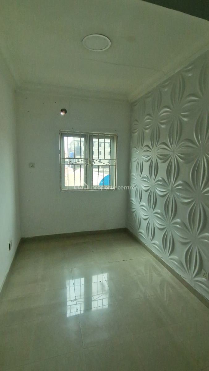 Neatly Used 2 Bedrooms Flat, Emma Abimbola Cole Street, Lekki Phase 1, Lagos State., Lekki Phase 1, Lekki, Lagos, Flat / Apartment for Rent
