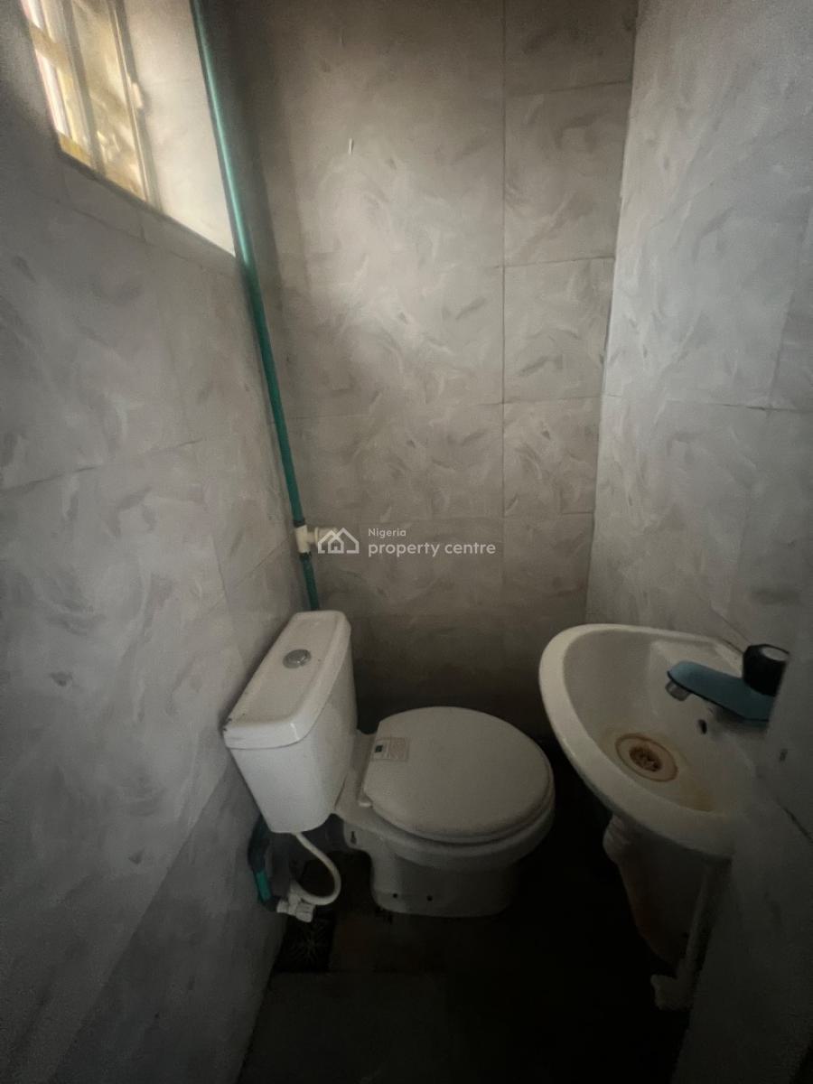 Spacious 2 Bedroom Apartment, Lekki Scheme 2, Ogombo, Ajah, Lagos, Flat / Apartment for Rent