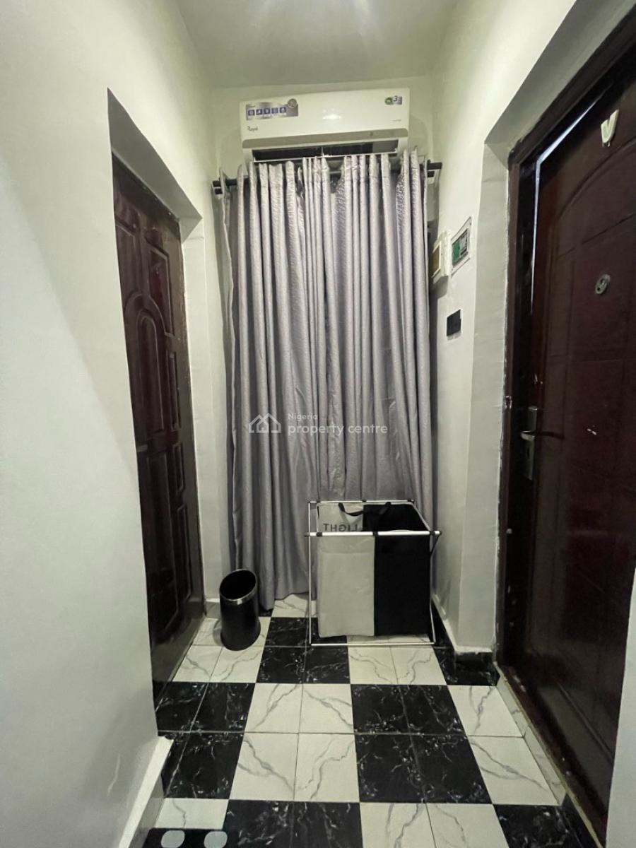 Luxury Smart 1 Bedroom Furnished and Serviced Apartment, Zone 2, Wuse, Abuja, Flat / Apartment Short Let