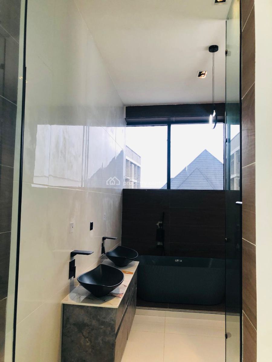 Classic 5 Bedroom Home in Oral Estate Lekki, Oral Estate, Lekki, Lagos, Detached Duplex for Sale